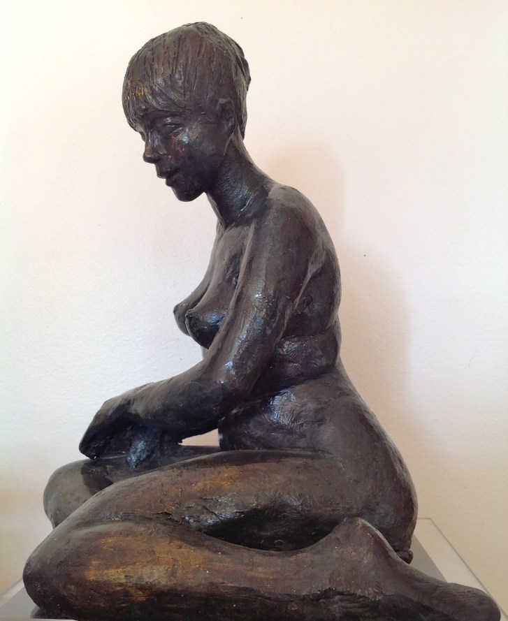 Emma-Nu-Sculpture-Figuratif-Terre cuite-Patine Bronze H31/L19/P22cm-Fait main-Pièce unique