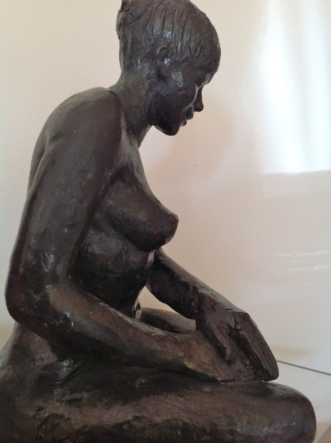 Emma-Nu-Sculpture-Figuratif-Terre cuite-Patine Bronze H31/L19/P22cm-Fait main-Pièce unique