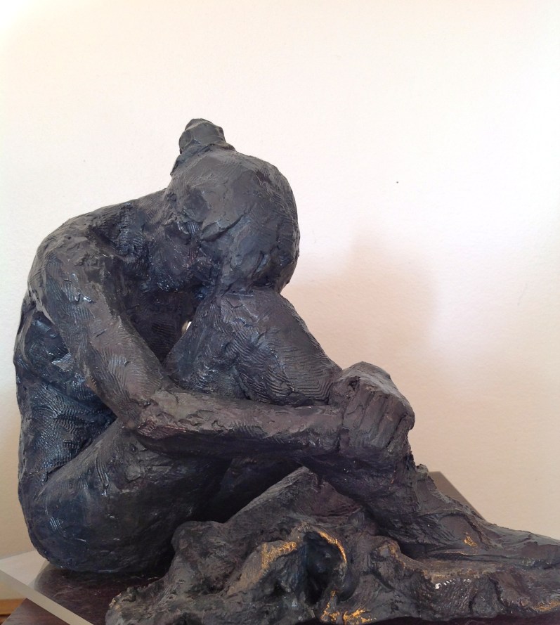 Lolita-Sculpture-Terre cuite patinée bronze-Pièce unique-H20/L18/P25cm-Fait main-Oeuvre unique-