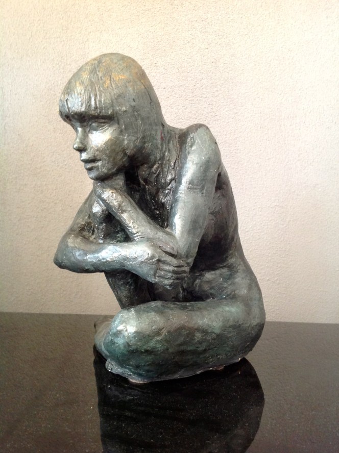 Carole -Sculpture-Terre cuite patinée bronze-Pièce unique-25/15/20cm Fait main-Pièce unique