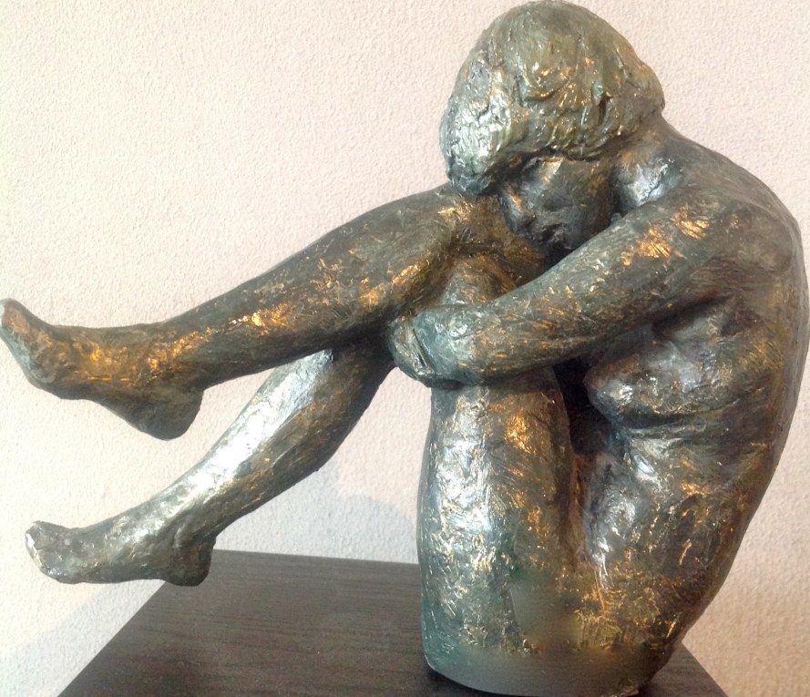 Colette-Sculpture-Figuratif-Terre cuite patinée bronze-H24/L11/29cm