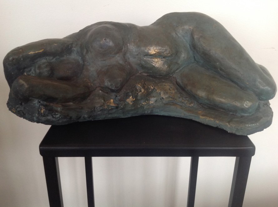 Mira-Nu-Sculpture-Figuratif-Terre cuite-Patine Bronze H15/L46/P22cm-Fait main-Pièce unique