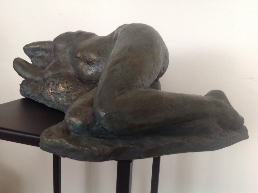 Mira-Nu-Sculpture-Figuratif-Terre cuite-Patine Bronze H15/L46/P22cm-Fait main-Pièce unique