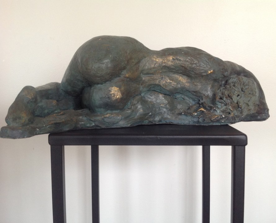 Mira-Nu-Sculpture-Figuratif-Terre cuite-Patine Bronze H15/L46/P22cm-Fait main-Pièce unique