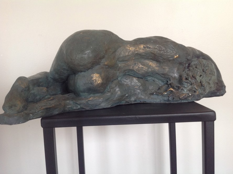 Mira-Nu-Sculpture-Figuratif-Terre cuite-Patine Bronze H15/L46/P22cm-Fait main-Pièce unique