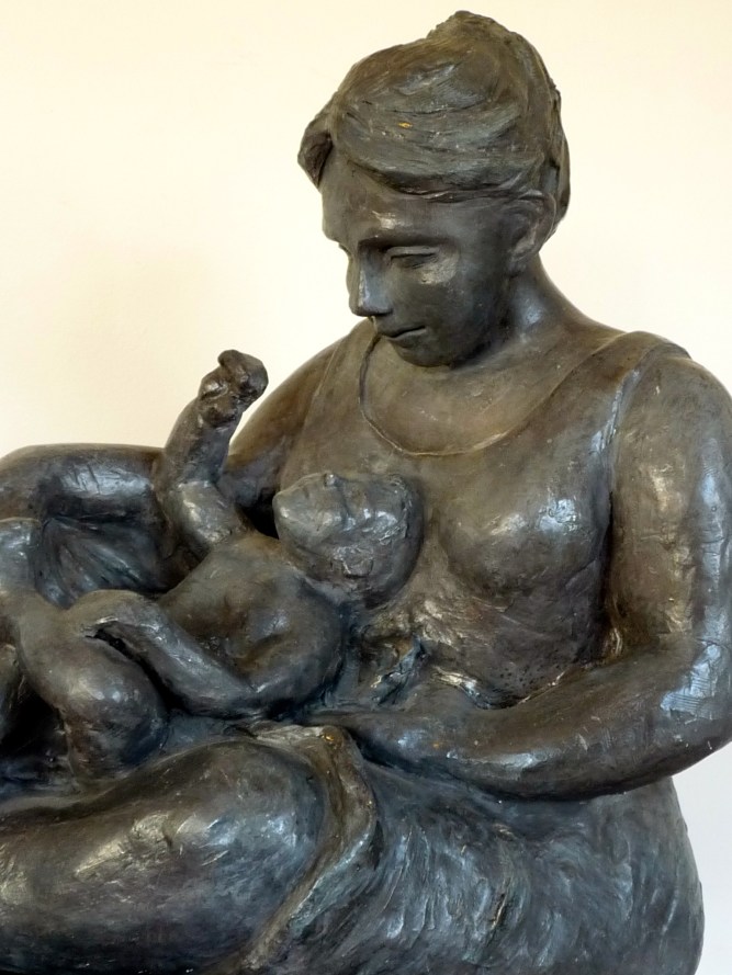 Maternité-Sculpture-Terre cuite-Inspiration cubiste-H46/L45/25cm-Patine Bronze-Fait main-Pièce unique.